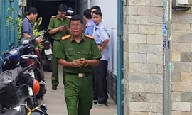 Cơ quan công an khám nghiện hiện trường vụ án. Ảnh: PLO