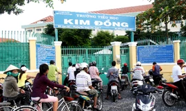 Trường tiểu học Kim Đồng bị người đàn bà lạ dụ dỗ hai học sinh chở đi. Ảnh: An Nhơn