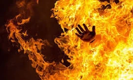 Vợ trẻ ôm con tự thiêu, 3 người thương vong