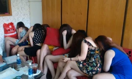 Đường dây bán dâm tuyển sinh viên xinh xắn