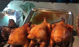 Gà không đầu, không chân xuất hiện tràn chợ Hà Nội 