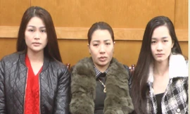 Từ trái qua phải: Yến, Thảo và Tuyền tại cơ quan điều tra. Ảnh: CTV