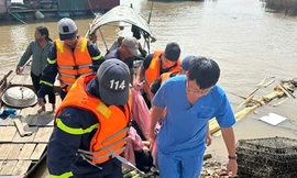 Nam thanh niên bị đa chấn thương sau khi Nhảy cầu Thăng Long tự tử