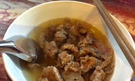 Khách hoảng khi chủ quán tính giá 130.000 đồng/ bát bắp bò trần