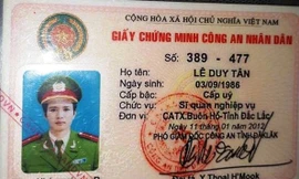 Giấy chứng minh công an nhân dân của thượng úy Tân