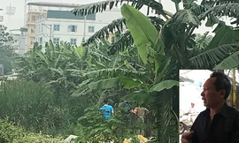 Khu vực phát hiện thi thể và ông B. bố nạn nhân.