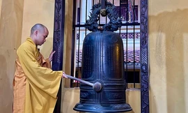 Video: Chuông ngân vang tại chùa Quán Sứ sáng 1/7, cầu quốc thái dân an