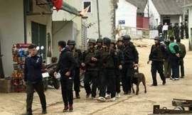 Ảnh: Gần 200 người đang vây bắt đối tượng vận chuyển ma túy dùng súng chống trả