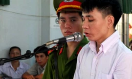 Bị cáo Tiếp tại tòa