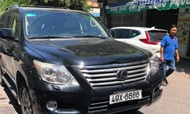 Ô tô biển tứ quý đâm vào đám tang, ít nhất 12 người thương vong