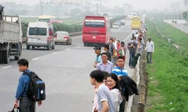 Xác định danh tính người phụ nữ bị nhiều ôtô cán trên cao tốc