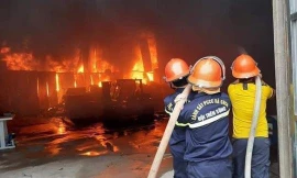 Video vụ cháy kinh hoàng khiến 6 người tử vong trong phòng trà TP Vinh