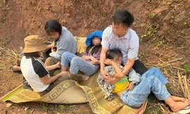 Cả gia đình 5 người thoát chết kỳ diệu dưới vực sâu ở Điện Biên