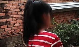 Bé gái bán vé số báo bị cướp tiền, cưỡng bức