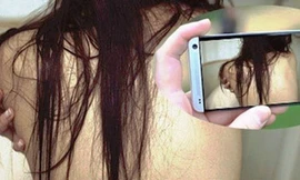 Gã trai dùng clip 'nóng' bắt người tình bồi thường tuổi thanh xuân