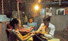 Khi dân bị cản mắc điện sinh hoạt