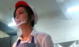 ‘Cô gái cơm chiên’ khiến dân mạng xôn xao thích thú