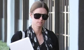 Chiếc khăn hình sọ người