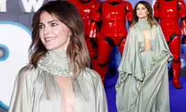 Không nôi y, mỹ nhân Keri Russell mặc đầm xẻ ngực đến eo