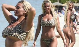 Sao truyền hình Anh quốc quá 'bốc lửa' với bikini không thể bé hơn