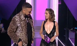 Sao Hollywood mặc váy mỏng, xẻ rộng gây choáng 