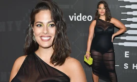 Mẫu ngoại cỡ Ashley Graham bầu 5 tháng vẫn mặc xuyên thấu gợi cảm
