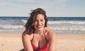 Siêu mẫu ngoại cỡ Ashley Graham phô ngực đầy nóng bỏng 
