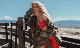 Nữ ca sĩ Mỹ phô đường cong thể hình tuyệt đẹp như siêu mẫu