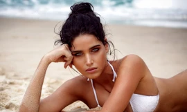 Vóc dáng nảy nở quá quyến rũ và đẹp như mộng của chân dài 9x 