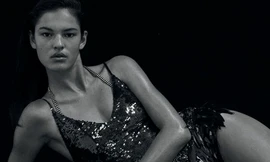 Chân dài 2k sắc lạnh nhưng vô cùng quyến rũ