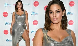 Siêu mẫu ngoại cỡ Ashley Graham khoe dáng nảy nở hút mắt với đầm trễ nải