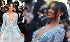 'Thiên thần nội y' Jasmine Tookes sexy với váy xẻ sâu, khoe ngực đầy nóng bỏng