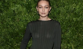 Gigi Hadid mặc xuyên thấu, đẹp như nữ thần tại sự kiện