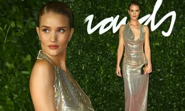 Bạn gái ‘Người vận chuyển’ quyến rũ mê hồn với váy cắt xẻ