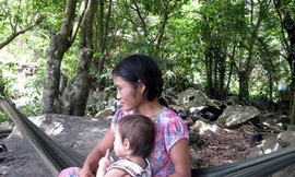 Bí ẩn hai mẹ con 'người rừng'