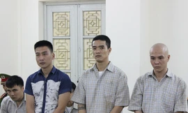 Va chạm trên bar, vác AK truy sát