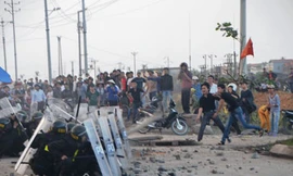 Bắt khẩn cấp bốn kẻ tấn công cảnh sát