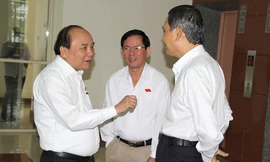 Thất thu lớn vẫn rình rang, lãng phí!