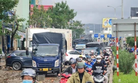 Đường phố Đà Nẵng 'xơ xác' sau mưa ngập lịch sử