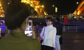 Người trẻ Đà Nẵng xuống đường 'check in' tạm biệt năm 2021