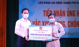 Liên đoàn Lao động (LĐLĐ) TP Đà Nẵng, các cấp công đoàn, đoàn viên, người lao động trên địa bàn đã đóng góp và ủng hộ hơn 3,3 tỷ đồng cho quỹ vắc xin COVID-19; trong đó, hơn 2,6 tỷ đồng ủng hộ cho chương trình Vắc xin cho công nhân