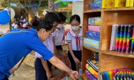 Học sinh Đà Nẵng được khám bệnh miễn phí, mua sắm ở nhà sách 0 đồng