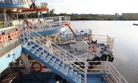 Tàu du lịch sông Hàn mỏi mòn neo bến chờ khách 