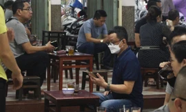 Hàng quán Đà Nẵng vắng khách trong ngày đầu mở bán trở lại