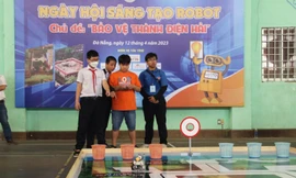Học sinh Đà Nẵng tranh tài sáng tạo robot 'Bảo vệ Thành Điện Hải'