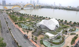 Độc đáo công viên 'trăm tỷ' với mái vòm cánh diều 200 tấn