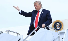 Ông Trump hứa hẹn với Israel rằng Iran sẽ không thể sở hữu vũ khí hạt nhân. Ảnh: The Guardian