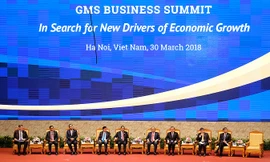 Sau khi tham dự Hội nghị Thượng đỉnh Kinh doanh GMS ngày hôm qua, lãnh đạo các nước tiểu vùng Mekong chính thức tham dự Hội nghị Thượng đỉnh GMS-6 hôm nay. Ảnh: TTXVN