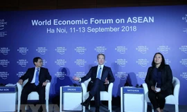 Chủ tịch WEF Borger Brende và Thứ trưởng thường trực Bộ Ngoại giao Bùi Thanh Sơn, Trưởng ban Tổ chức WEF ASEAN 2018. Ảnh: TTXVN