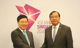 Phó Thủ tướng Bộ trưởng Ngoại giao Phạm Bình Minh cuộc gặp với Phó Thủ tướng, Bộ trưởng Ngoại giao Campuchia Prak Sokhonn. Ảnh: BNG VN 